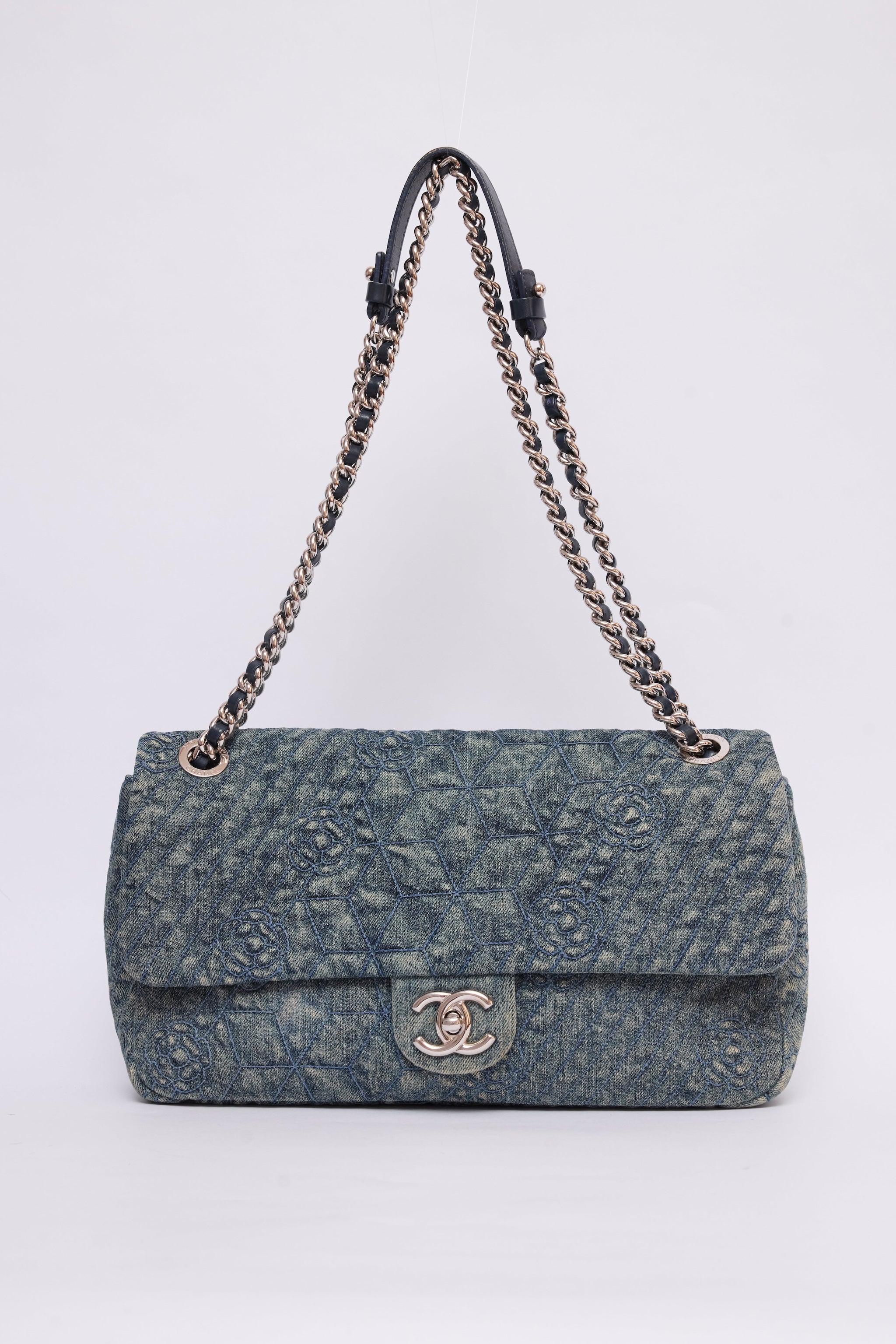 CHANEL DENIM CAMELLIA MEDIUM FLAP