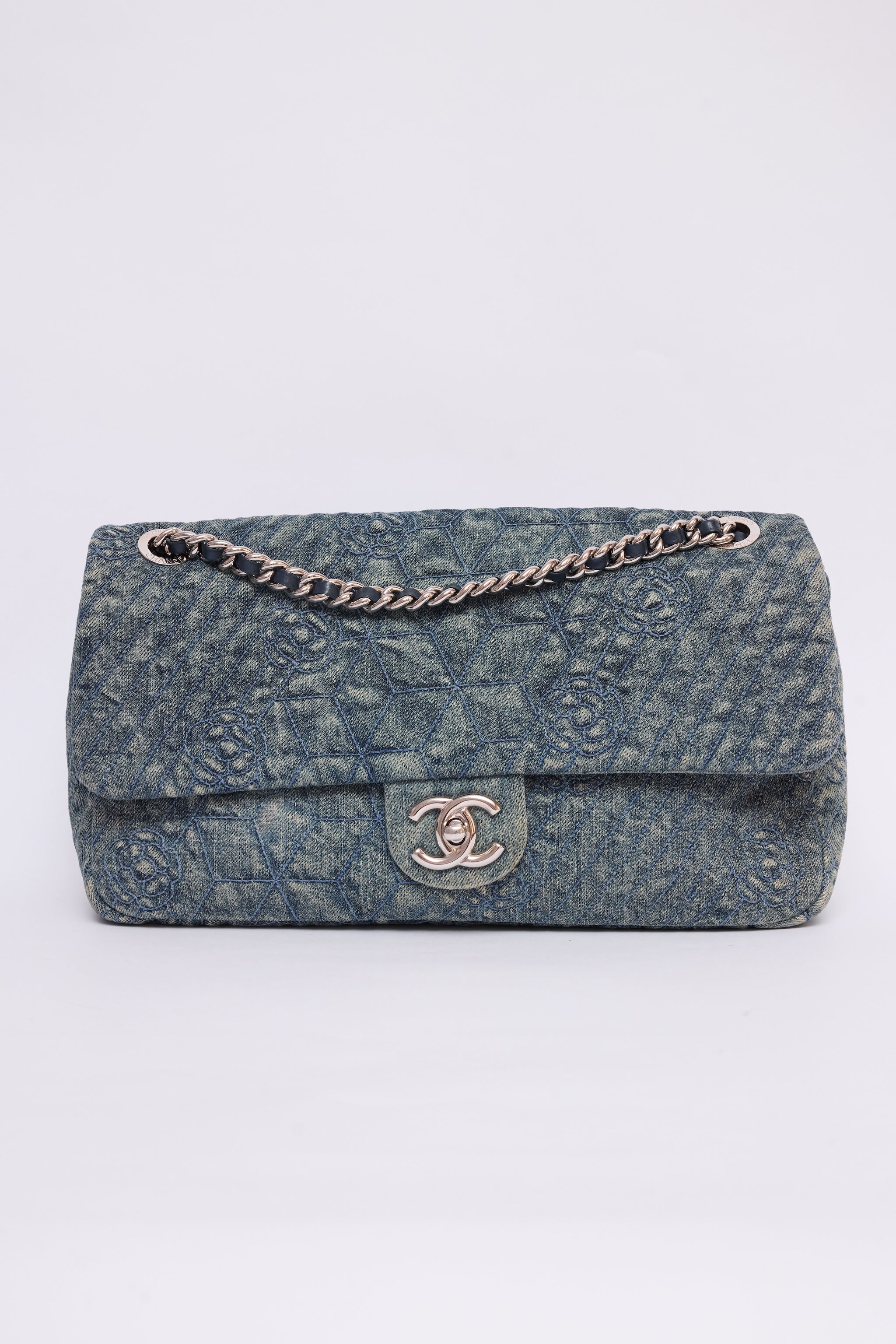 CHANEL DENIM CAMELLIA MEDIUM FLAP