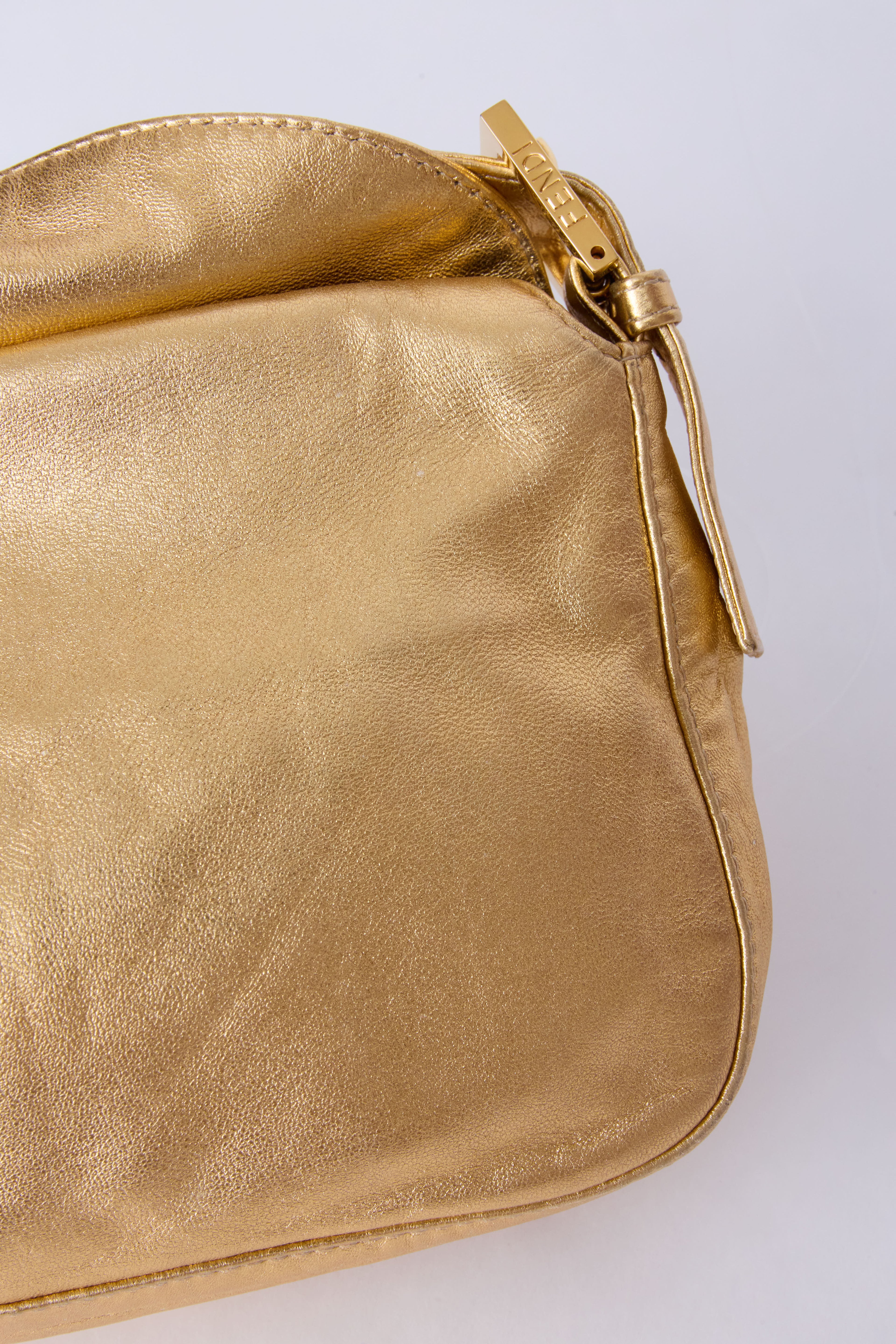 FENDI GOLD MAMMA BAGUETTE