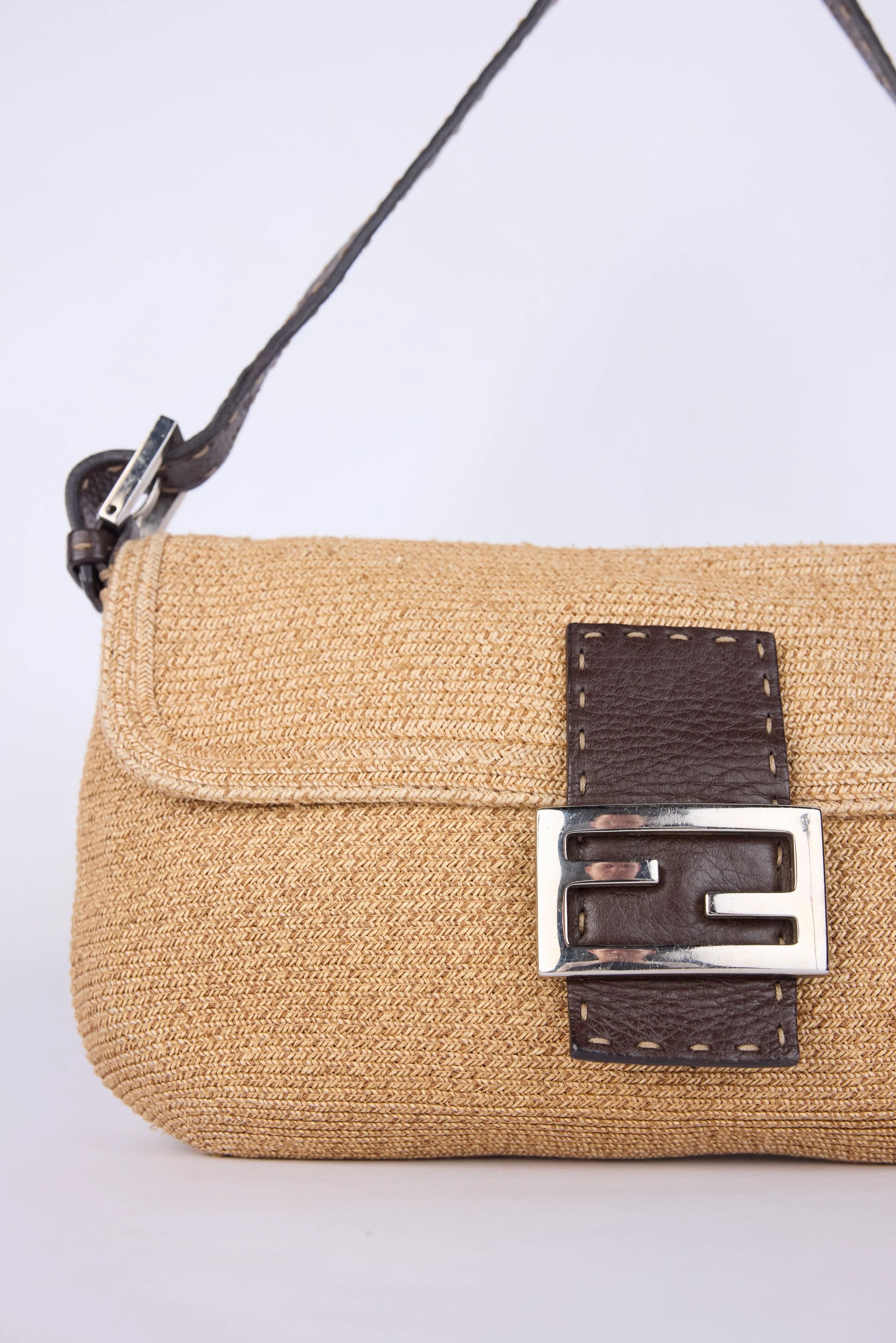 FENDI BROWN SELLERIA  LEATHER RAFFIA BAGUETTE SHOULDER BAG