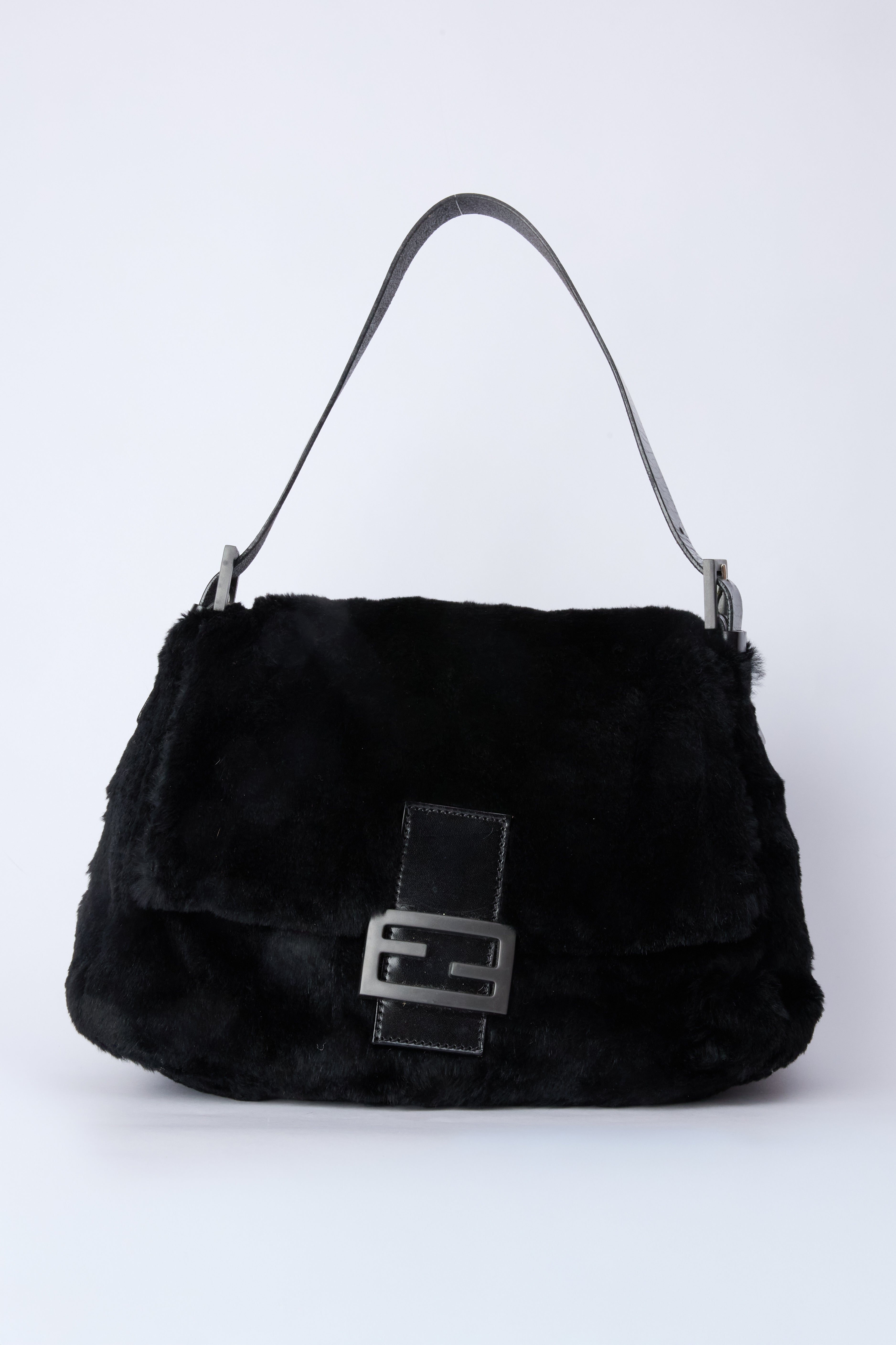 FENDI BLACK FUR MAMMA BAGUETTE