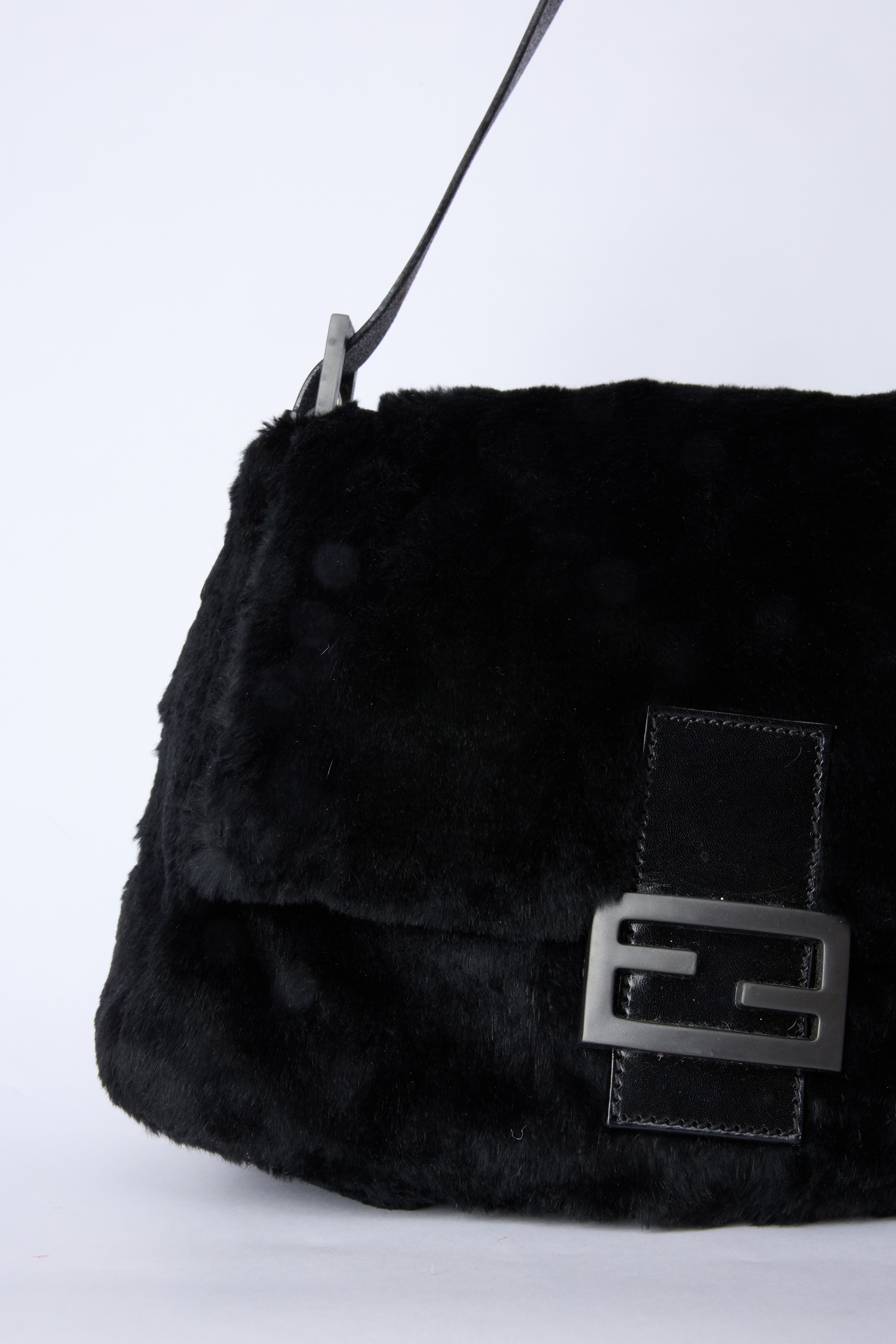 FENDI BLACK FUR MAMMA BAGUETTE