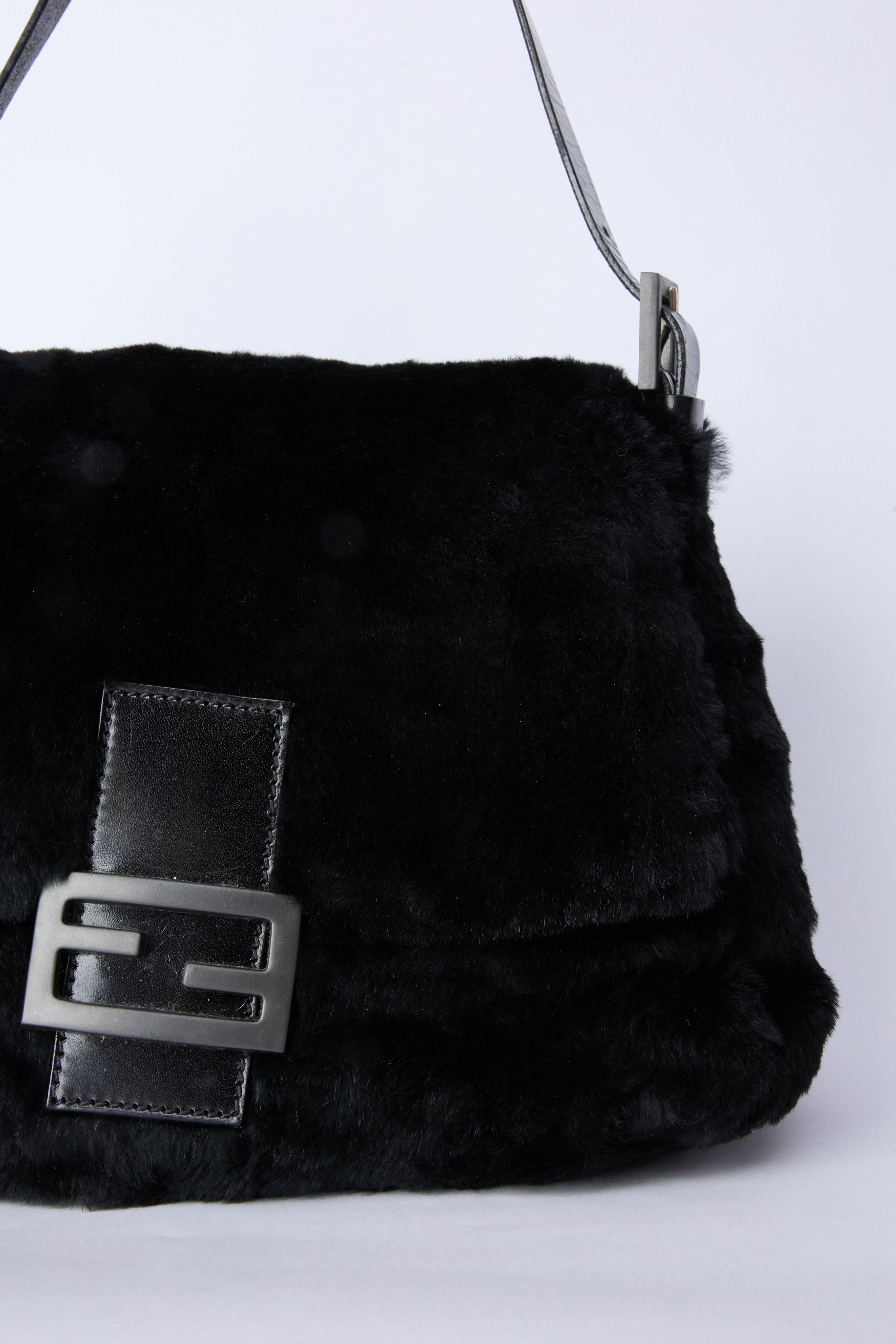 FENDI BLACK FUR MAMMA BAGUETTE