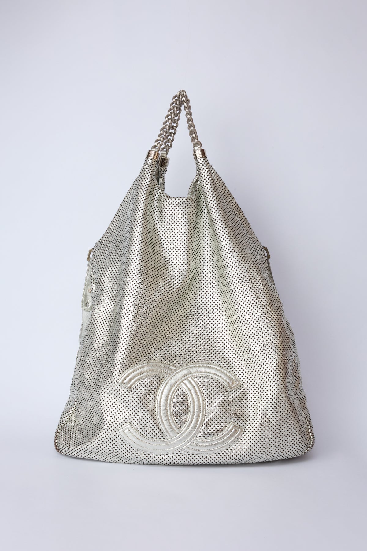 CHANEL METALLIC SILVER PERFORATED RODEO DRIVE XL TOTE