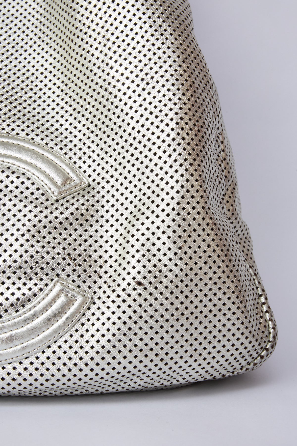 CHANEL METALLIC SILVER PERFORATED RODEO DRIVE XL TOTE