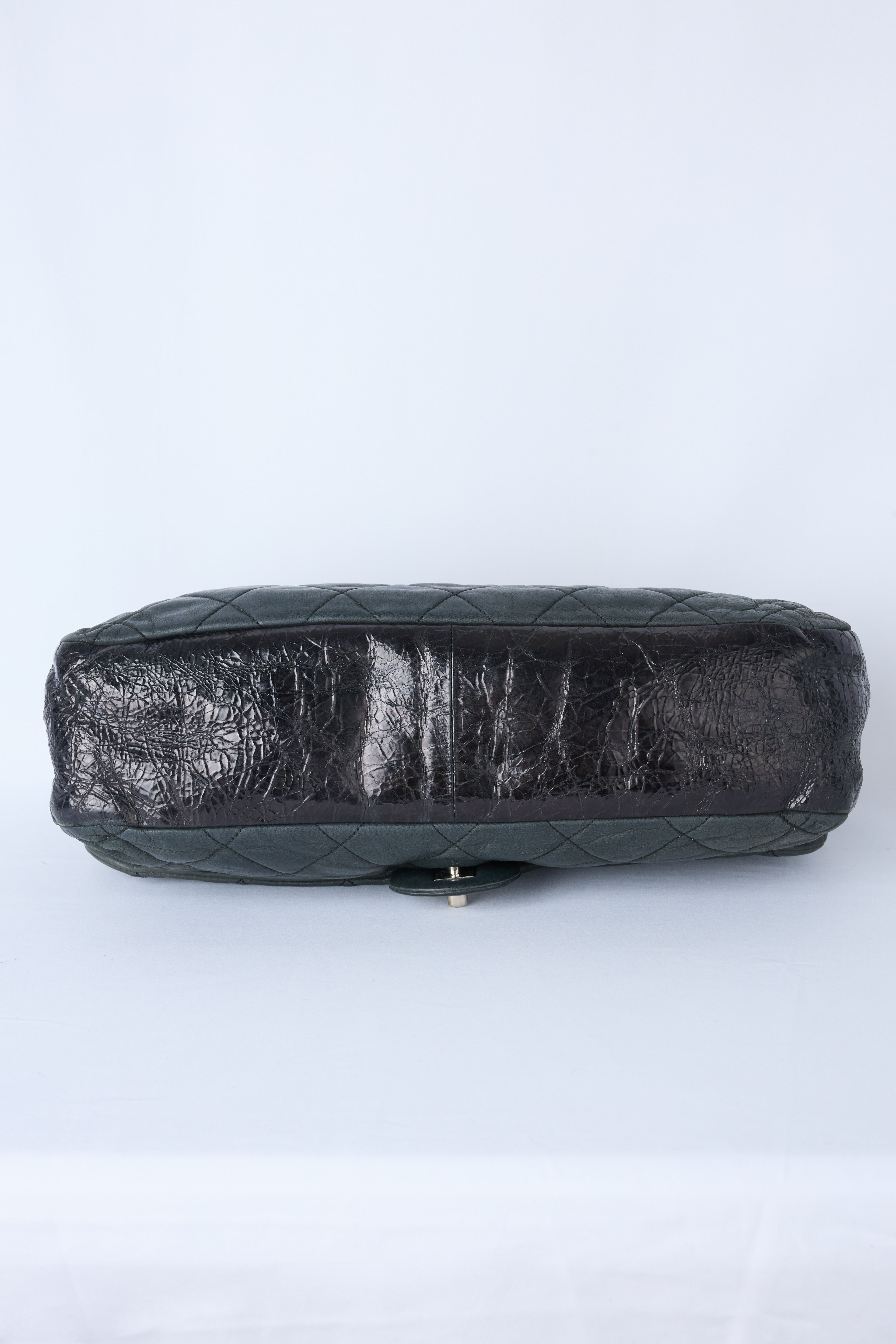 CHANEL IRRIDESCENT GREY QUILTED BUBBLE FLAP