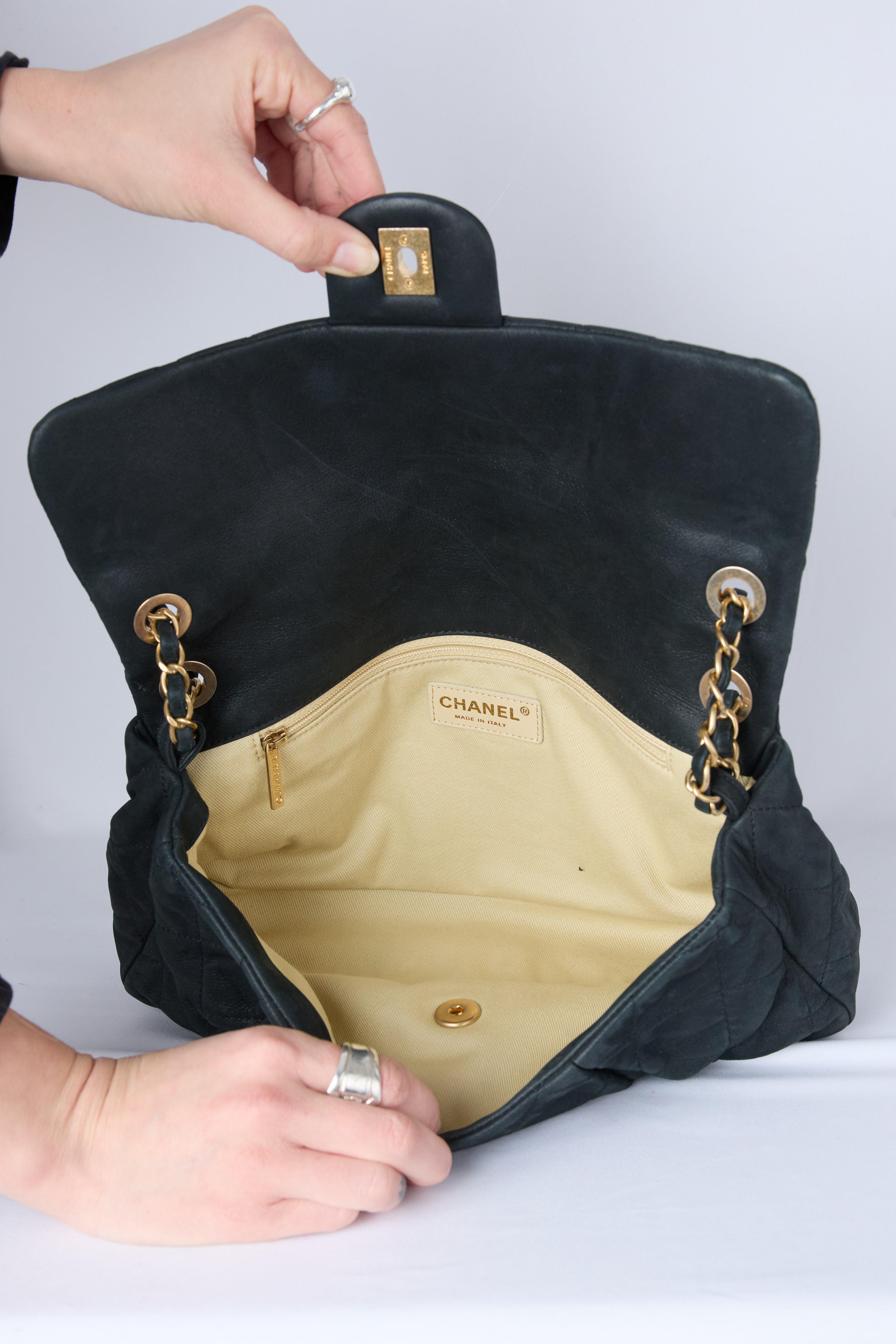 CHANEL CHIC QUILT FLAP