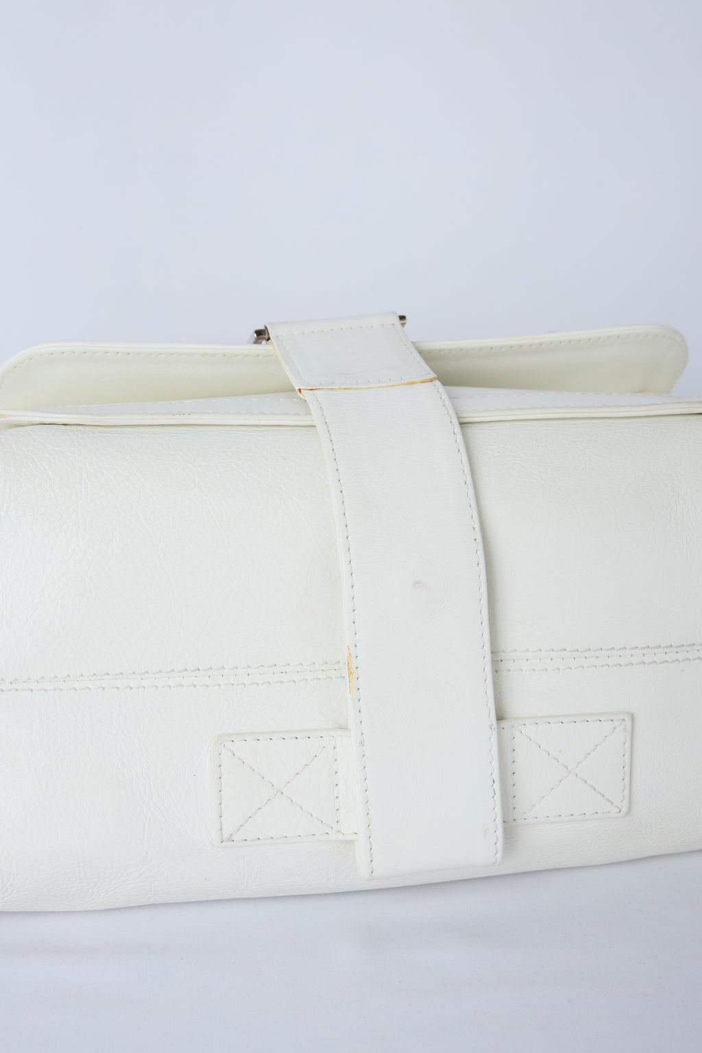 DIOR WHITE FLIGHT BAG