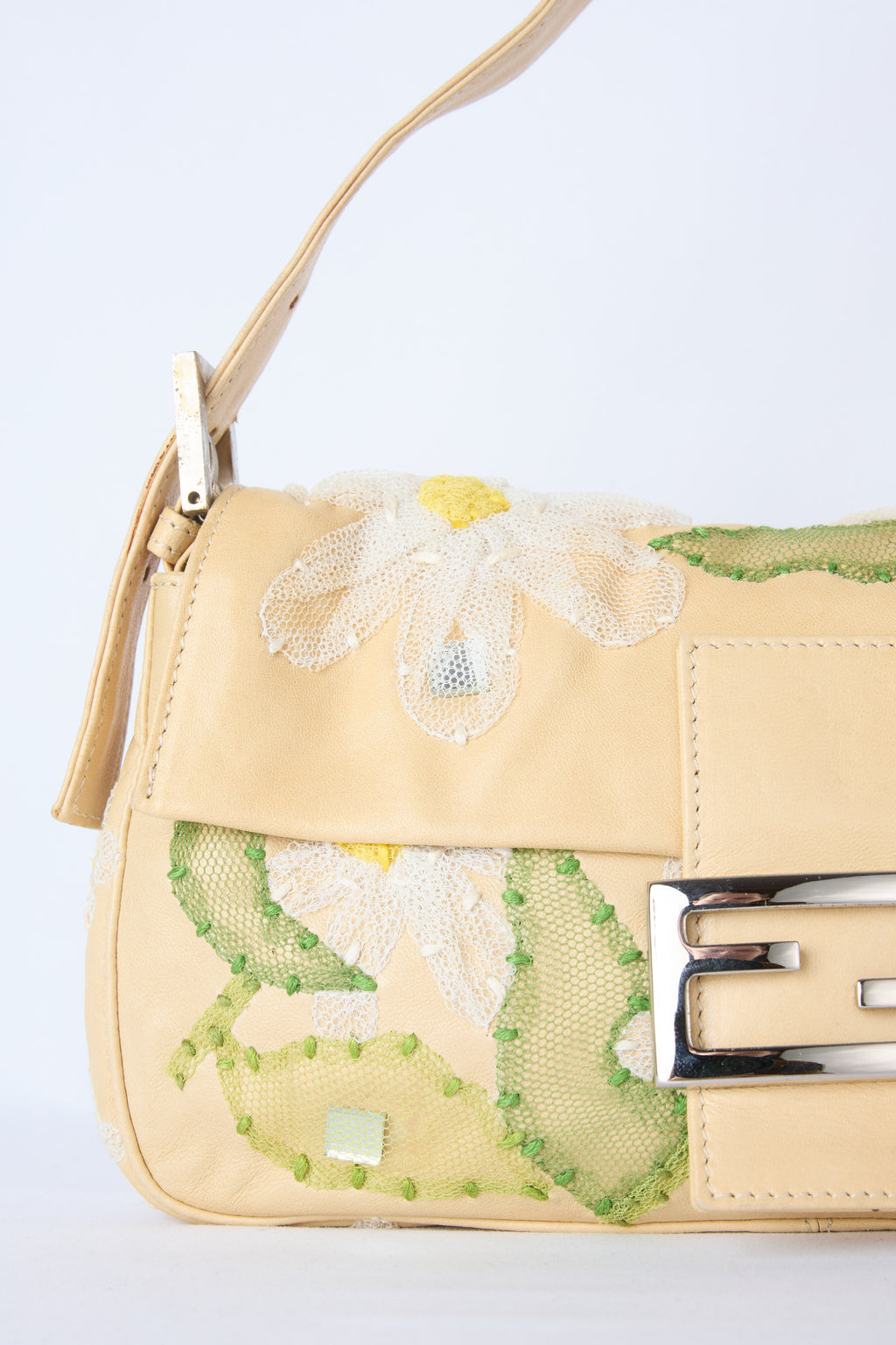 FENDI BEIGE LEATHER DAISY BAGUETTE