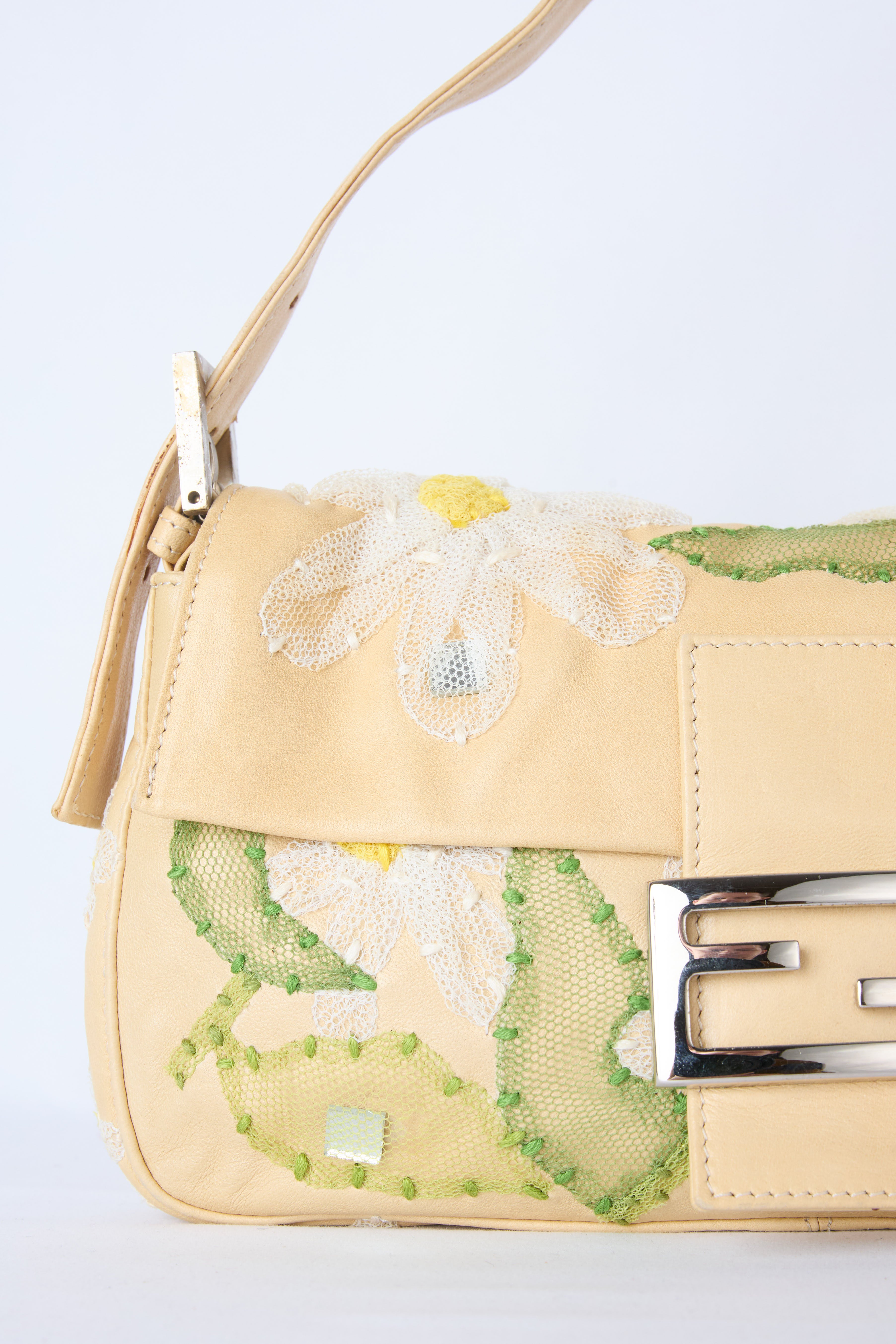 FENDI BEIGE LEATHER DAISY BAGUETTE