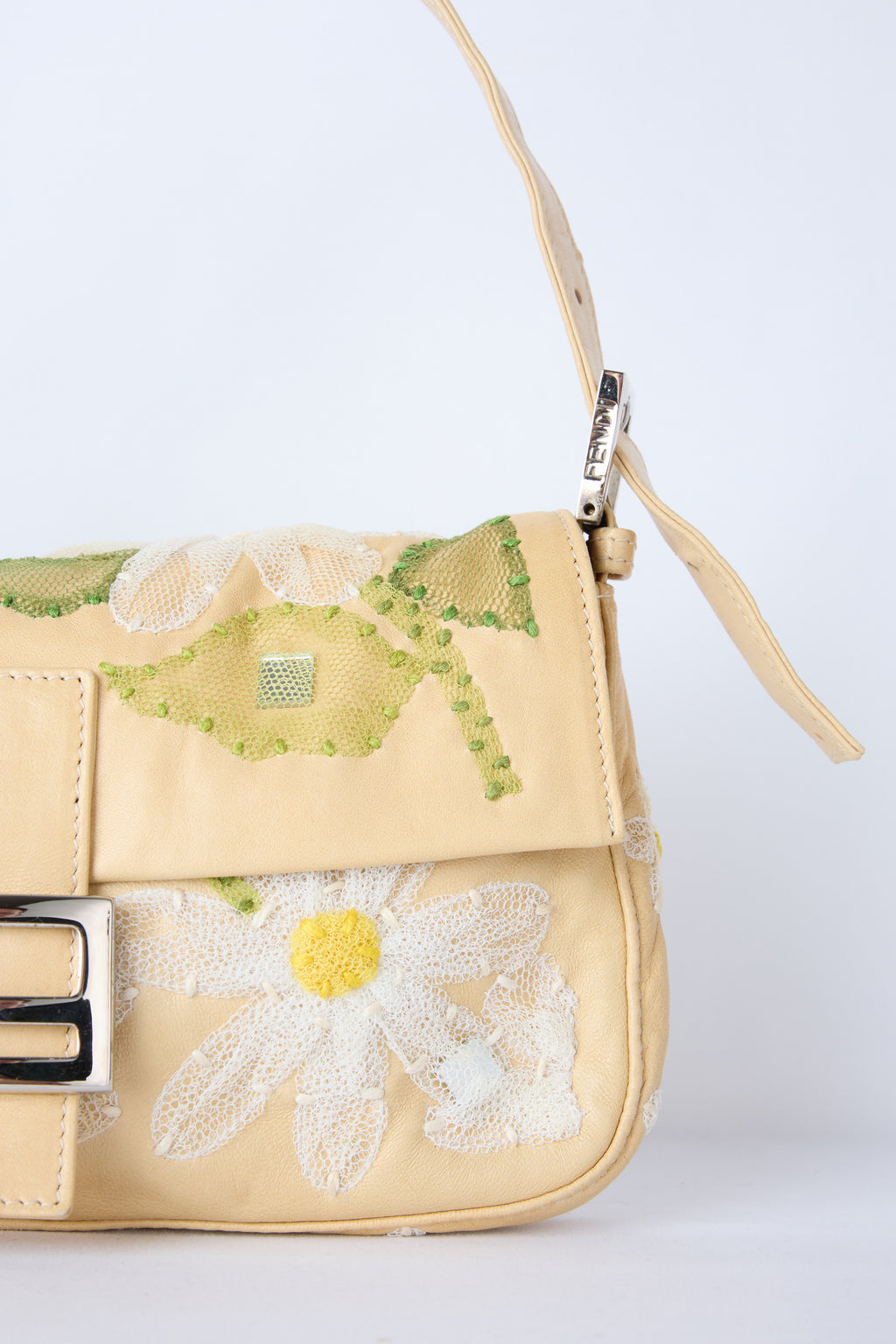 FENDI BEIGE LEATHER DAISY BAGUETTE