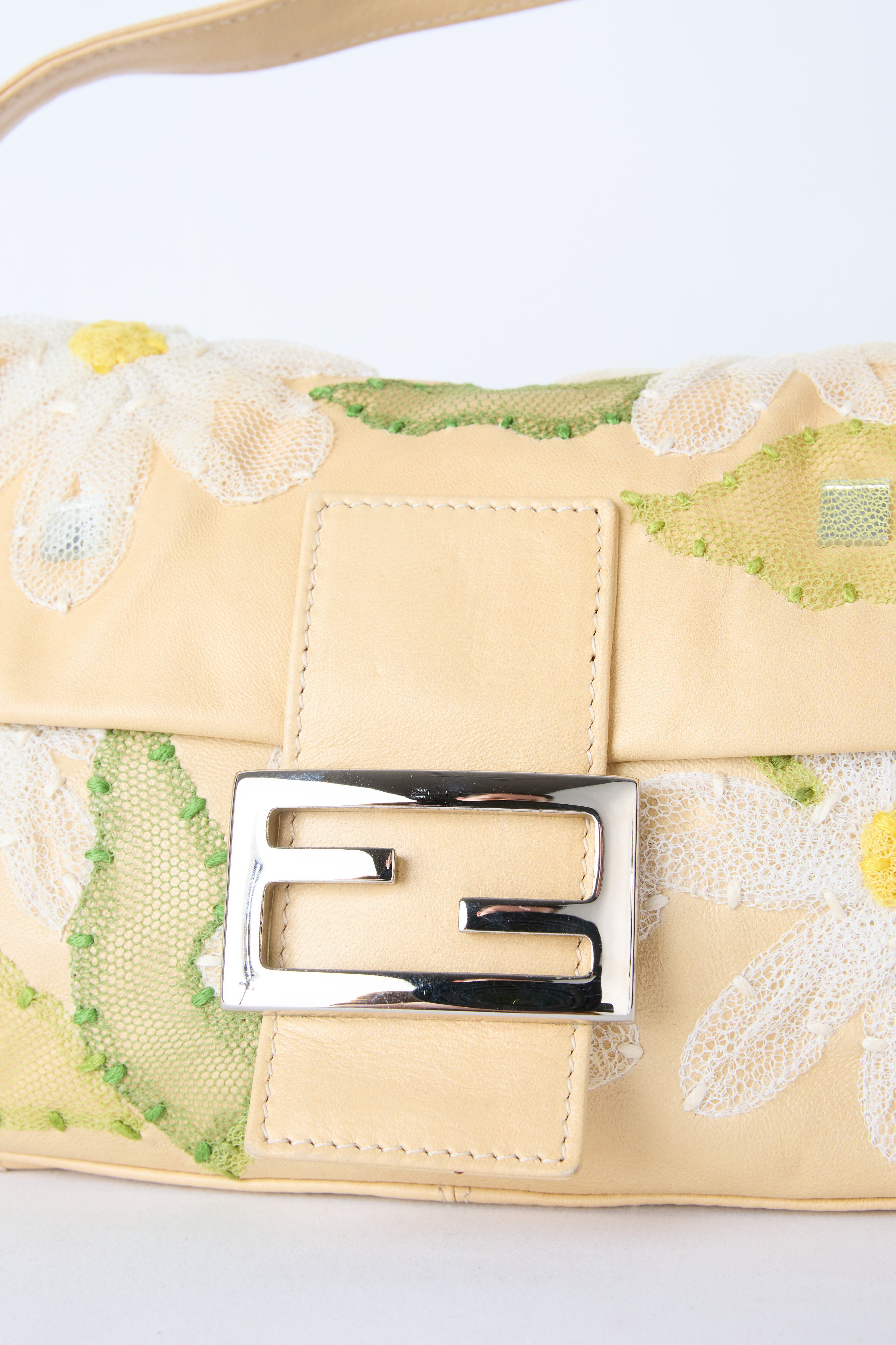 FENDI BEIGE LEATHER DAISY BAGUETTE