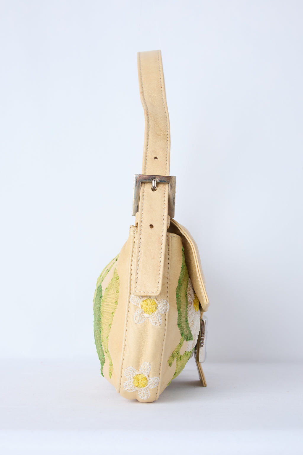 FENDI BEIGE LEATHER DAISY BAGUETTE