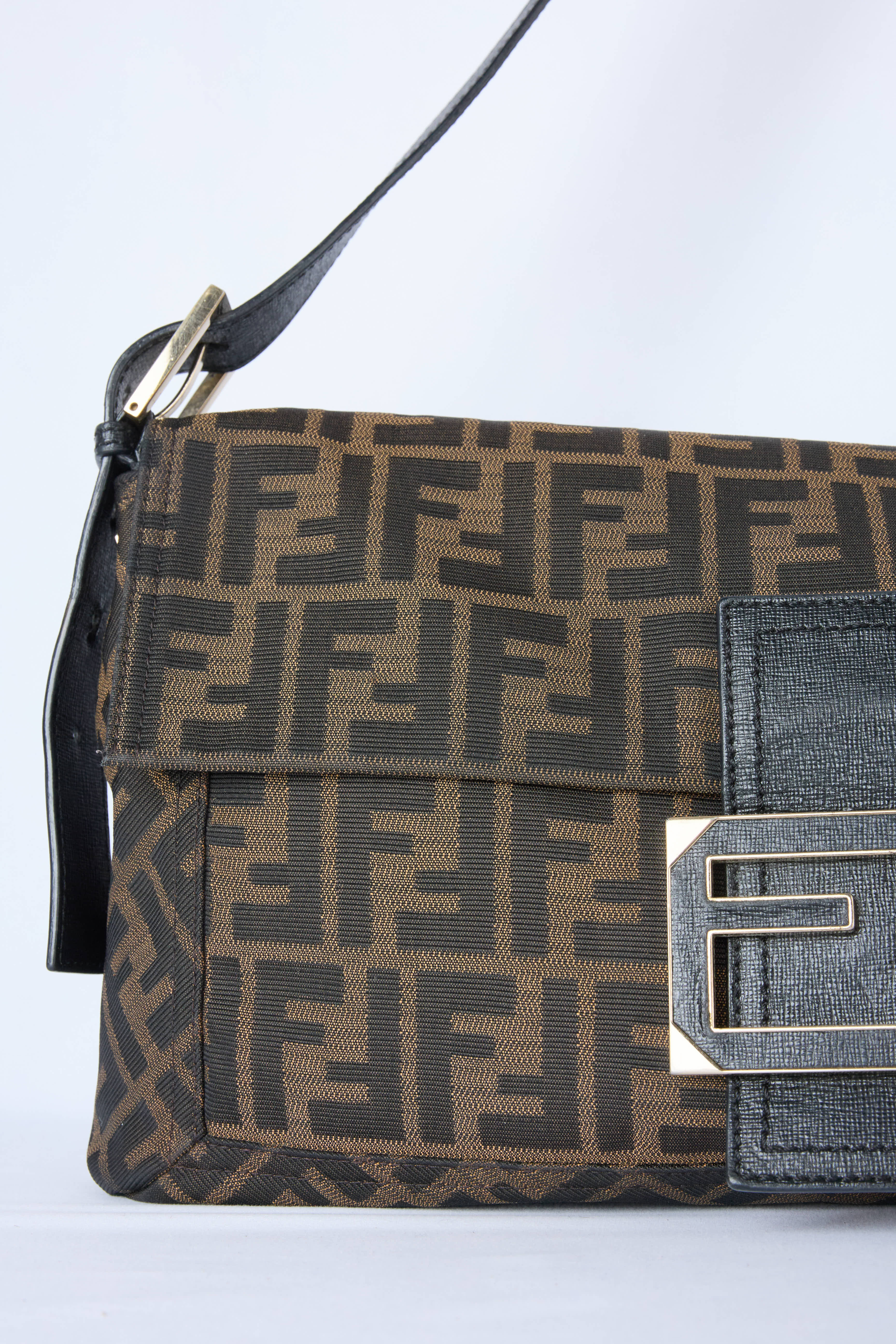 FENDI ZUCCHINO MAXI FLAP