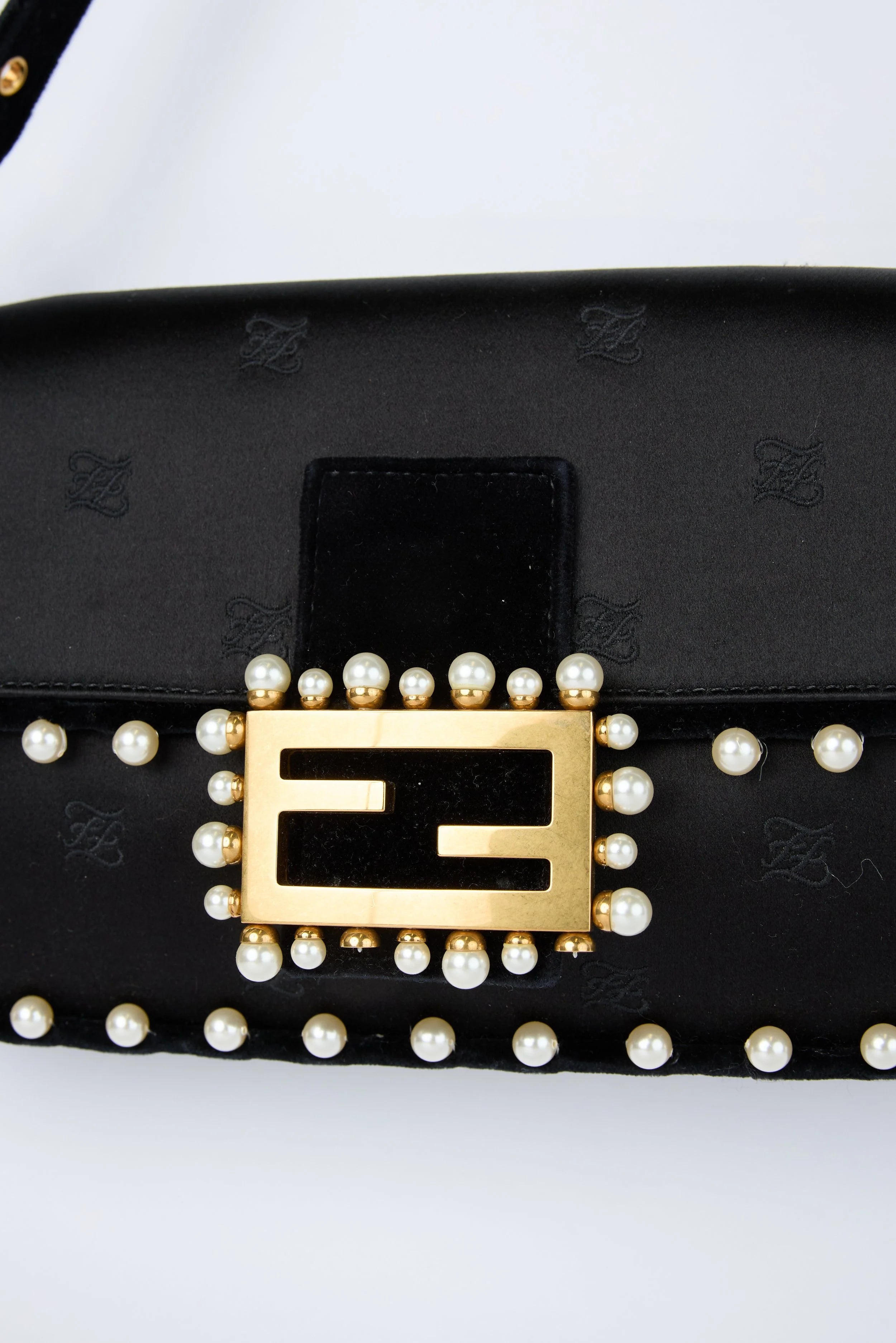 FENDI PEARL BAGUETTE