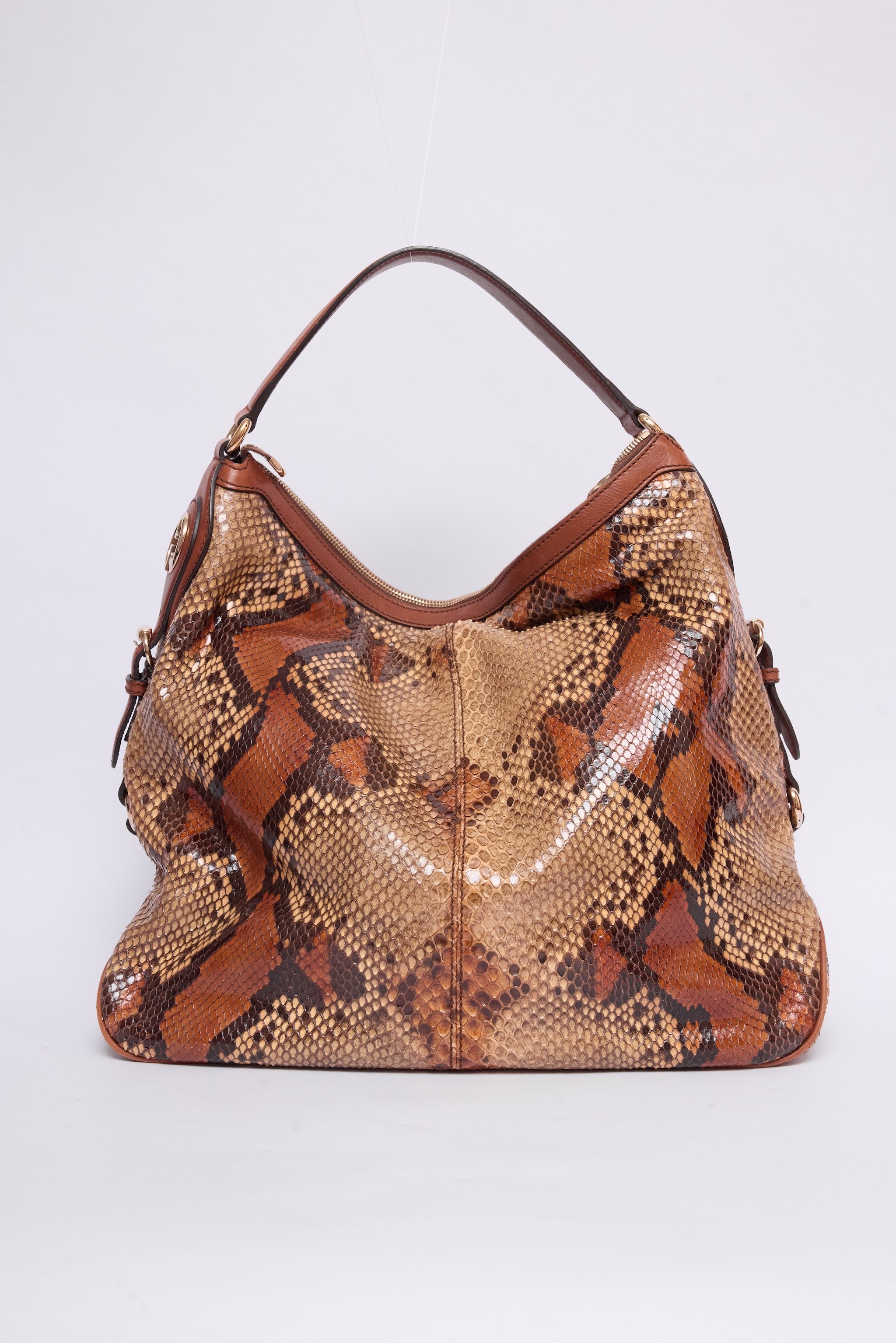 GUCCI BUCKET BAG