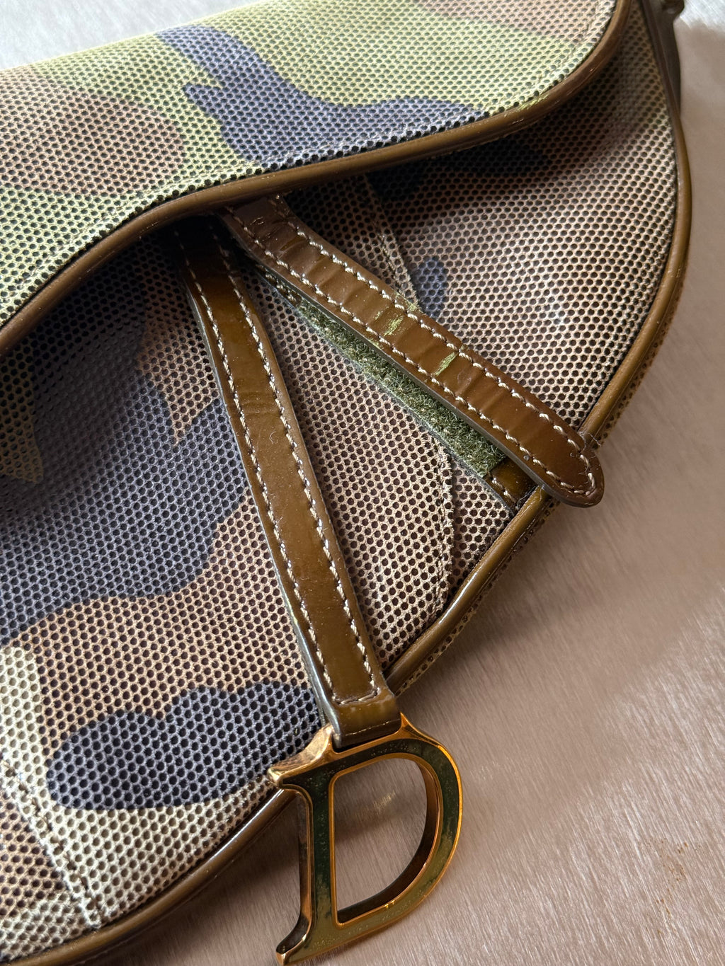 DIOR CAMO MINI SADDLE
