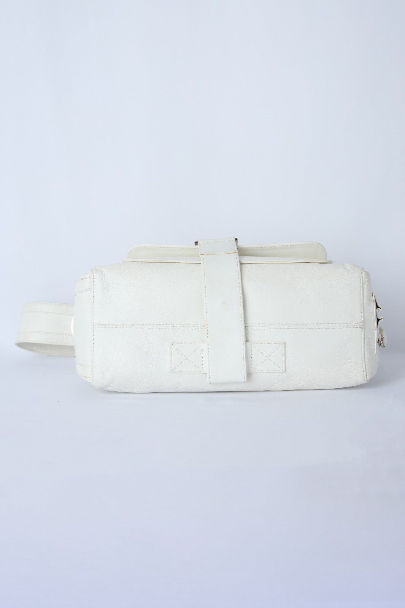 DIOR WHITE FLIGHT BAG